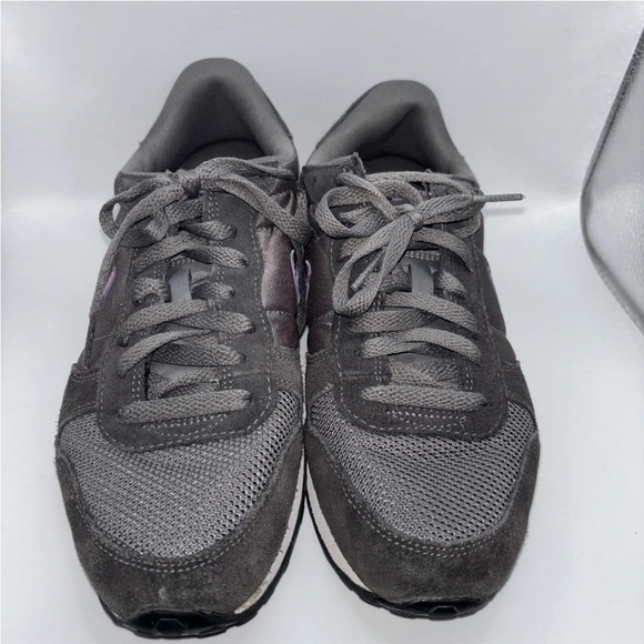 Nike Gennico Sneakers Women’s Sz 9 Light Ash Gray Magenta Lace Up Athletic Shoes - Picture 3 of 8